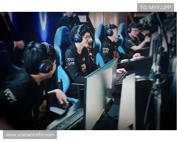 BLG迎战TES争夺季后赛关键席位两队实力对决引爆电竞热潮