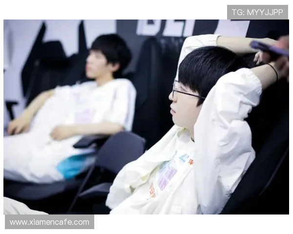 BLG鏖战LNG巅峰对决决胜关键局演绎极致操作燃爆全场