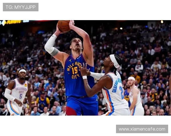 勇士挑战掘金，西部强队激战正酣，谁能在季后赛中占据先机