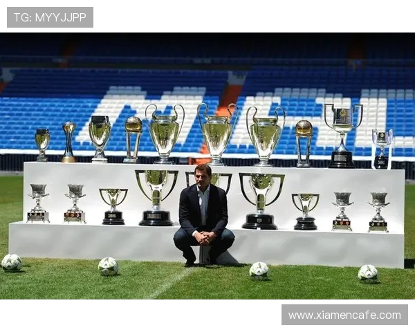 伊克尔·卡西利亚斯：西班牙传奇门将的辉煌生涯与足球智慧