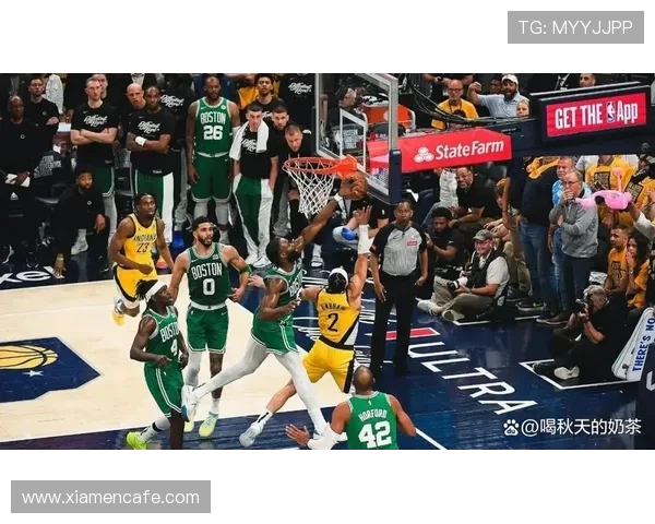 独行侠与凯尔特人激战正酣 赛场上的强者对决引发篮球迷热议