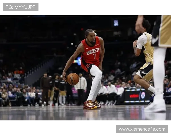 勇士与热火激战正酣2月11日NBA精彩对决引发球迷热议